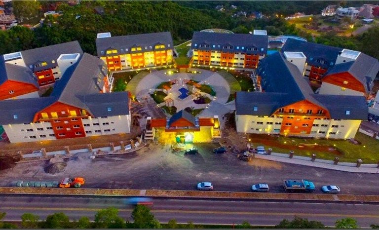 Quarto familia Golden Gramado Resort Laghetto