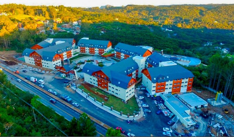 Quarto familia Golden Gramado Resort Laghetto