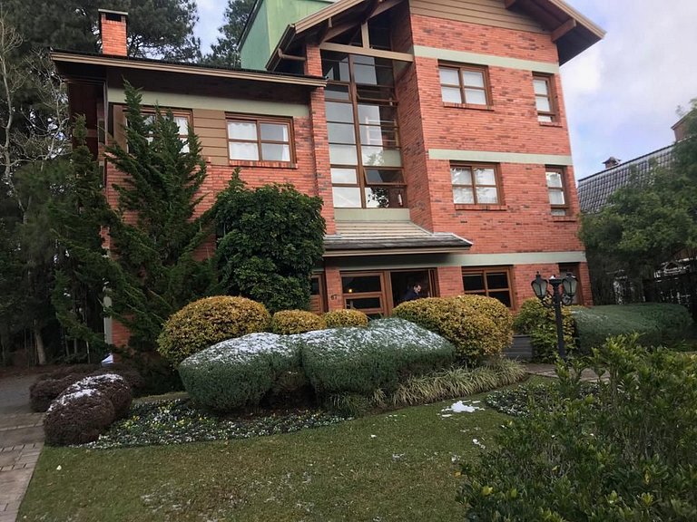 Apartamento em Condomínio By Cia da Temporada