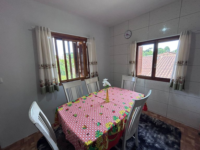Casa Completa para 6 Pessoas em Canela
